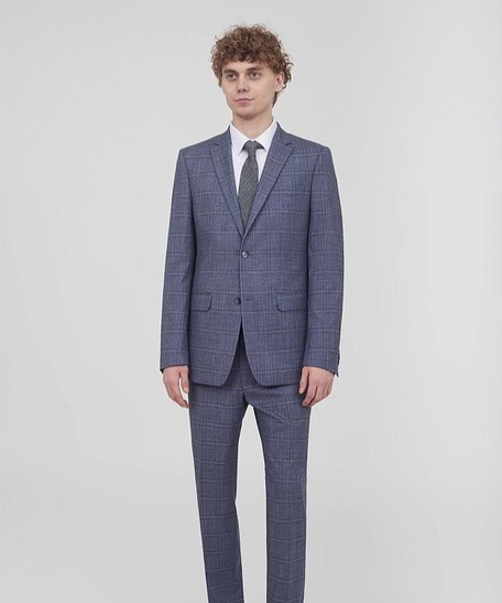 Костюм — это не просто одежда, это ваша уверенность в каждом шаге.