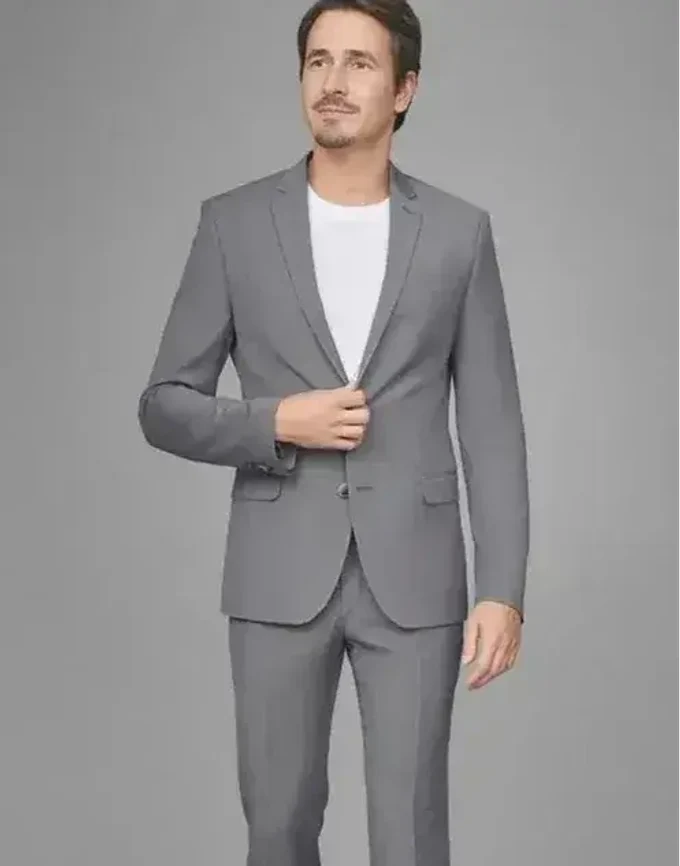 Костюм — это не просто одежда, это ваша уверенность в каждом шаге.