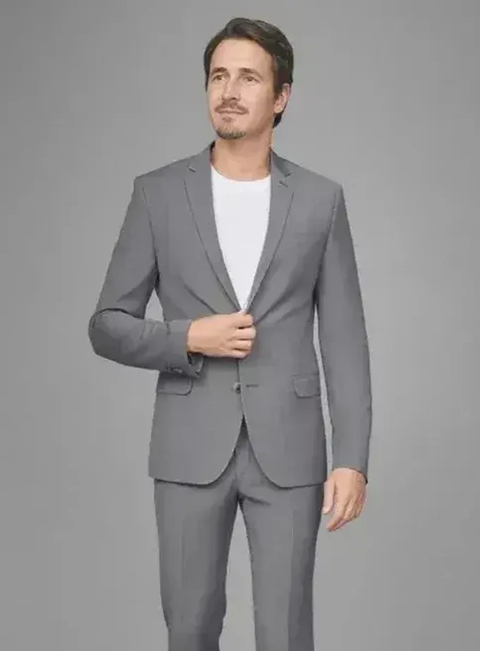 Костюм — это не просто одежда, это ваша уверенность в каждом шаге.