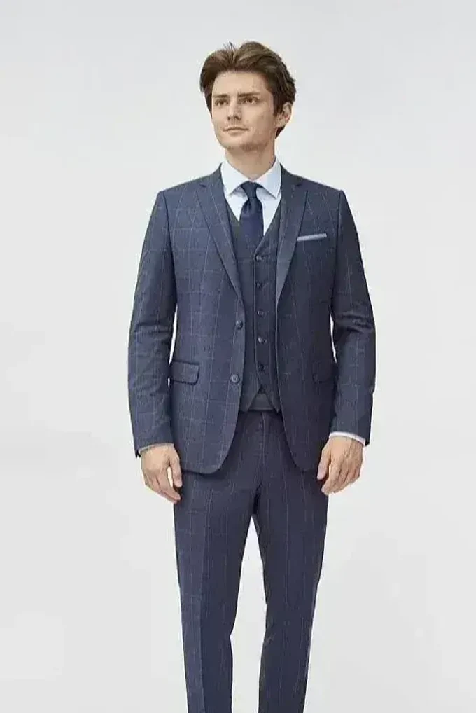 Костюм — это не просто одежда, это ваша уверенность в каждом шаге.