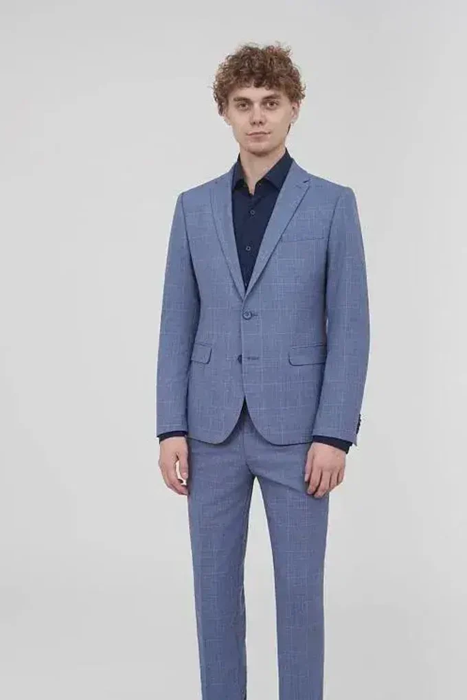 Костюм — это не просто одежда, это ваша уверенность в каждом шаге.